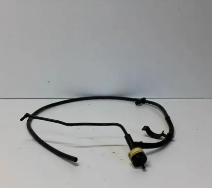 Engine mount vacuum valve
