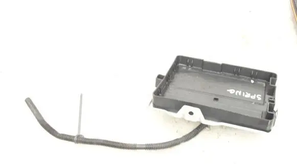 Dacia Spring Battery box tray brak