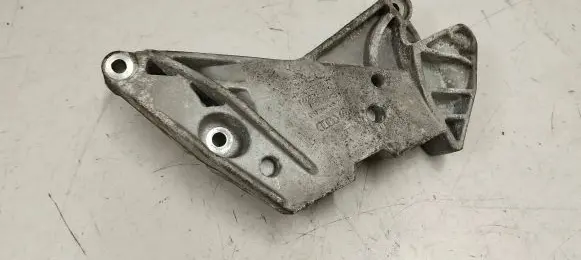 Audi A3 S3 8V Engine mounting bracket 06j199207p