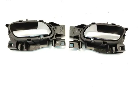 Peugeot 208 Front door interior handle 96555518VV 96555516VV