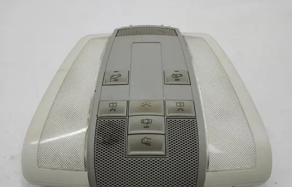 Mercedes-Benz C W204 Front seat light A2048200823 2JM00996602 00117255656