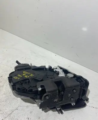 Volvo V50 Front door lock 30799332 A048069