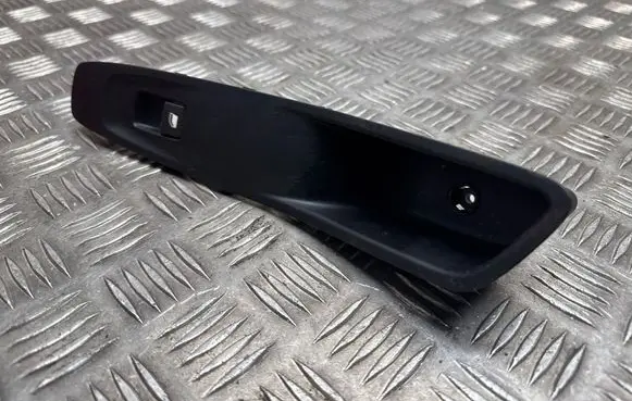 Opel Grandland X Electric window control switch YP00036777