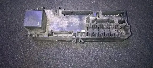 Mercedes-Benz E W210 Fuse box set a0005400072 05376100