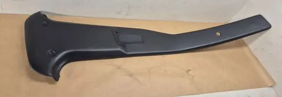 BMW 3 E30 (B) pillar trim (bottom) 