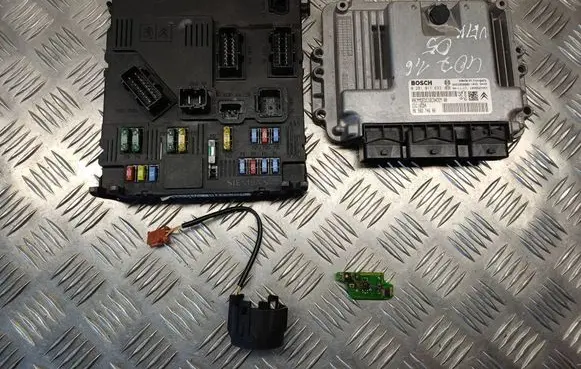 Peugeot 407 Engine ECU kit and lock set 9658274680 0281011633 9648445180