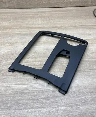 Mercedes-Benz C W204 Gear shifter surround trim plastic A2046800207