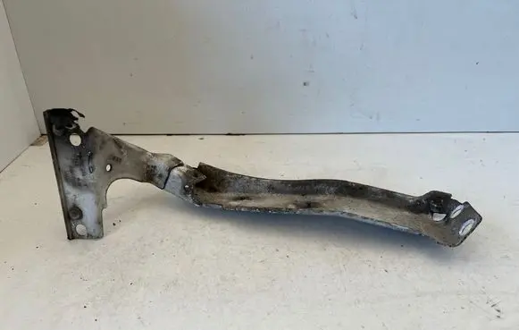 Audi A4 S4 B8 8K Fender mounting bracket 8K0821136B