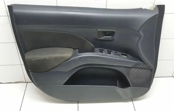 Mitsubishi Outlander Front door card panel trim 7221b665xb 4561195