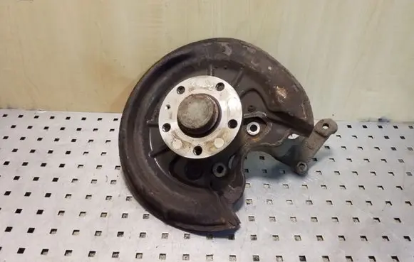 Volkswagen Golf Plus Rear wheel hub