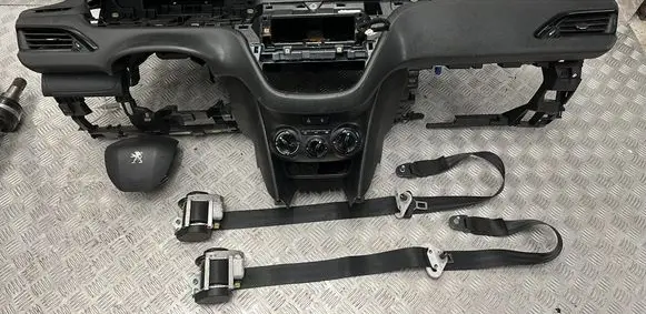 Peugeot 208 I Dashboard 