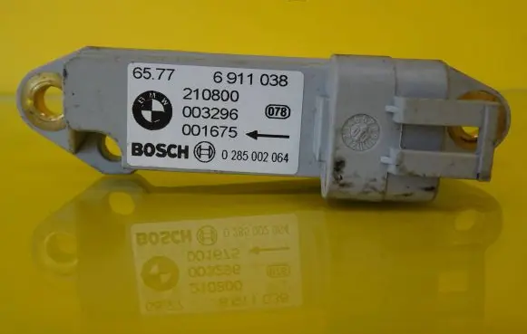 BMW 5 E60 E61 Airbag deployment crash/impact sensor 6911038