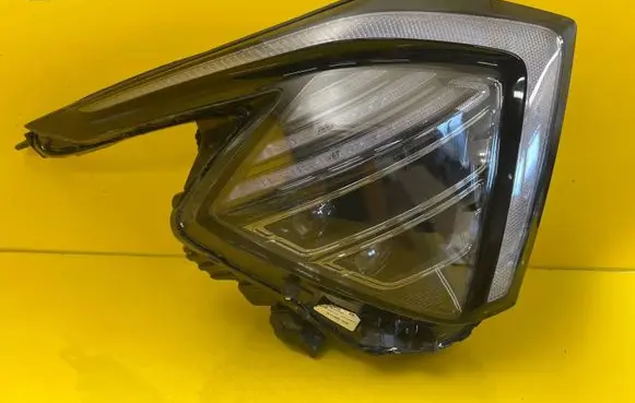 KIA Sportage Headlight/headlamp 92102R2100