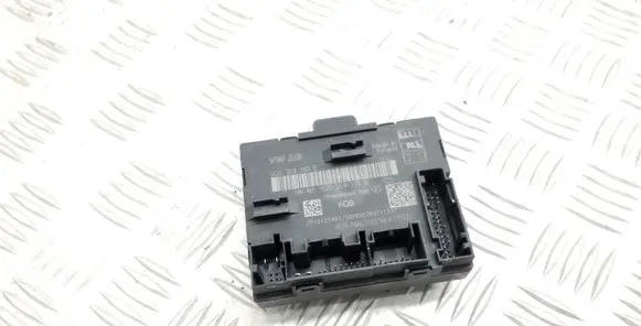 Volkswagen PASSAT B8 Door control unit/module 5Q0959393B 5Q0959393E