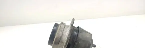 Volkswagen Touareg I Engine mount bracket 7L6199131C