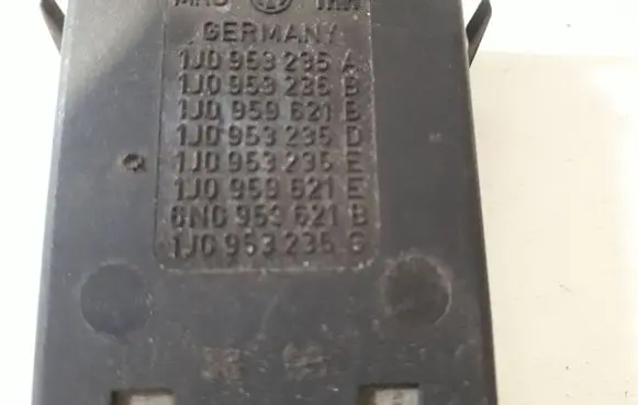 Volkswagen Golf IV Hazard light switch 1J0953235A 1J0959621B