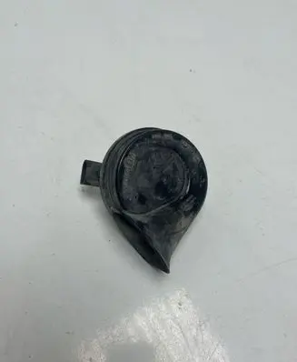 Volkswagen PASSAT B6 Horn signal A28657625