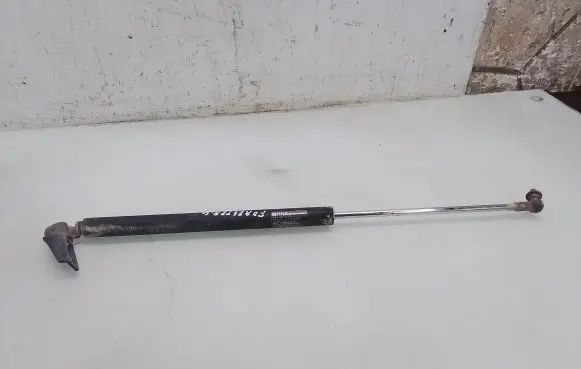 Subaru Forester SG Tailgate/trunk strut/damper