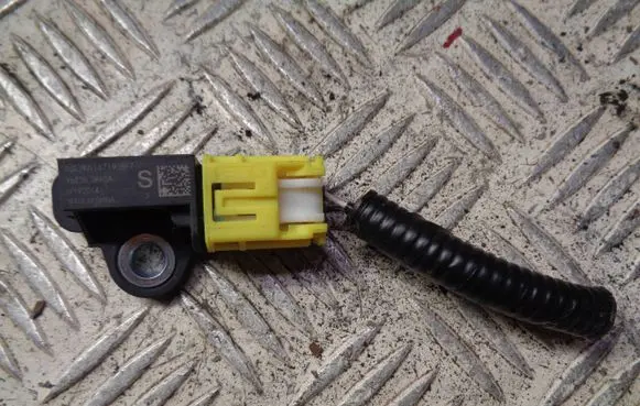 Nissan Pulsar Airbag deployment crash/impact sensor 988303RA0A 07192014