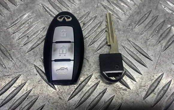 Infiniti Q50 Ignition key/card S180144208