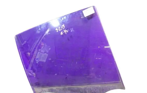 Renault Clio III Front door window glass four-door 