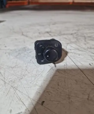 Volkswagen PASSAT B7 Wing mirror switch 1K0959565J