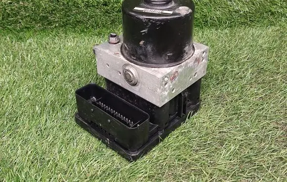 Audi A3 S3 8P ABS Pump 1K0517517AE 1K0907379AC
