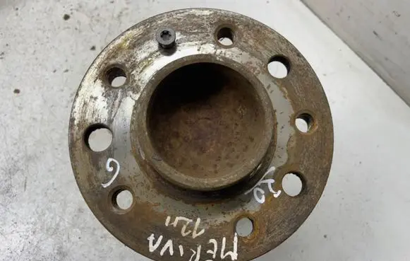 Opel Meriva B Rear wheel hub