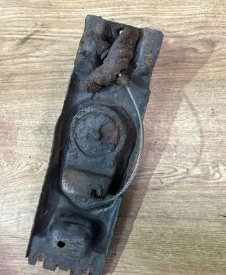 Dodge Nitro Spare wheel mounting bracket 