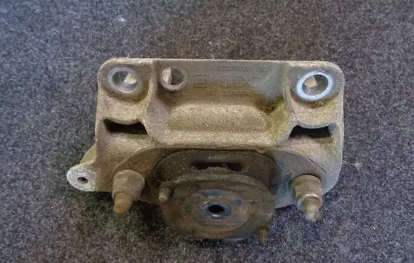 Renault Twingo III Engine mount bracket A4532400009 112127847R