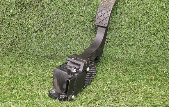 Skoda Fabia Mk2 (5J) Accelerator throttle pedal 6Q1721503F 0280755063