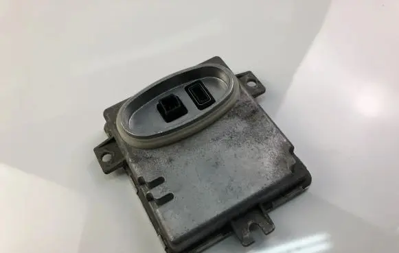Volvo V50 Xenon control unit/module 6261110499
