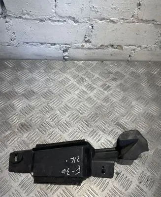 Fender trim (molding)