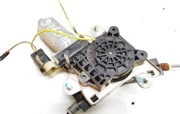 Hyundai i10 Front door window regulator motor 