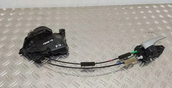 Toyota Prius (XW30) Front door lock