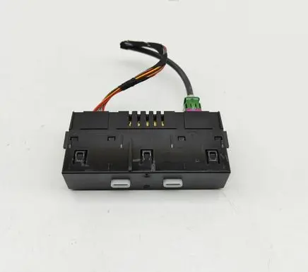 Skoda Enyaq iV USB socket connector 657035736A