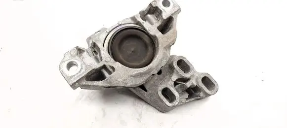 Mercedes-Benz CLA C117 X117 W117 Engine mount bracket 