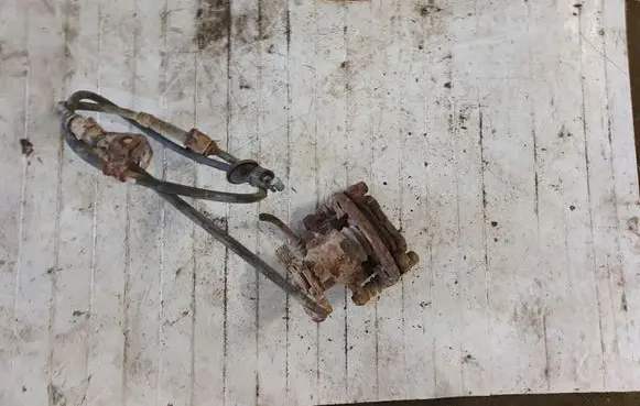 Nissan X-Trail T30 Rear brake caliper NOCODE