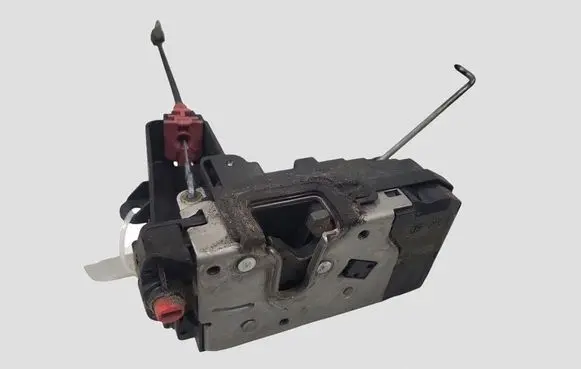 Opel Zafira B Rear door lock 13210739