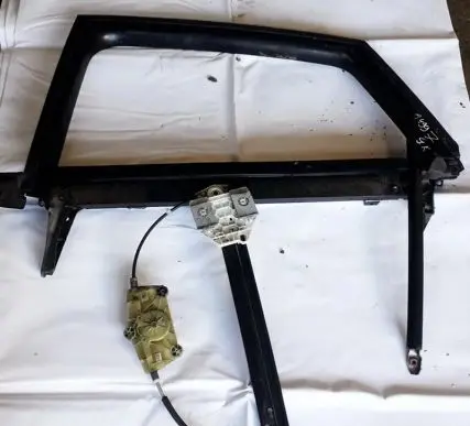 Audi A6 S6 C6 4F Rear door window/glass frame 