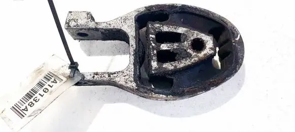 Ford Mondeo MK IV Engine mount bracket 