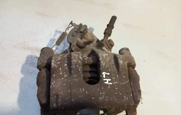 Opel Vectra C Rear brake caliper