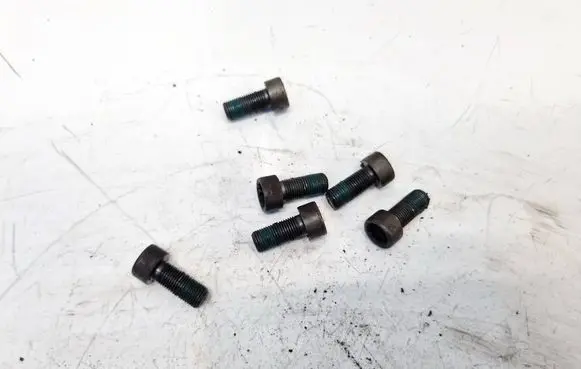 Skoda Octavia Mk2 (1Z) Nuts/bolts 