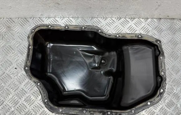 Toyota Corolla Verso AR10 Oil sump 121020R010