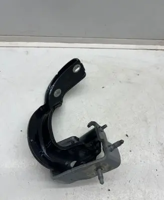 Tailgate/trunk/boot hinge