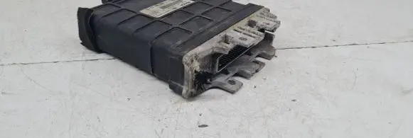 Volkswagen PASSAT B4 Engine control unit/module 028906021B 0281001172