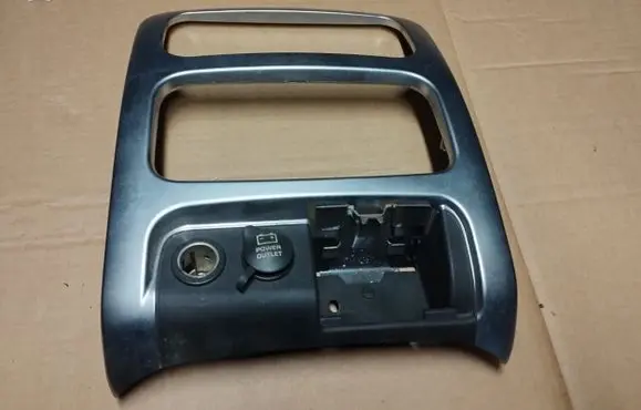 Jeep Cherokee III KJ Radio/GPS head unit trim VH5387