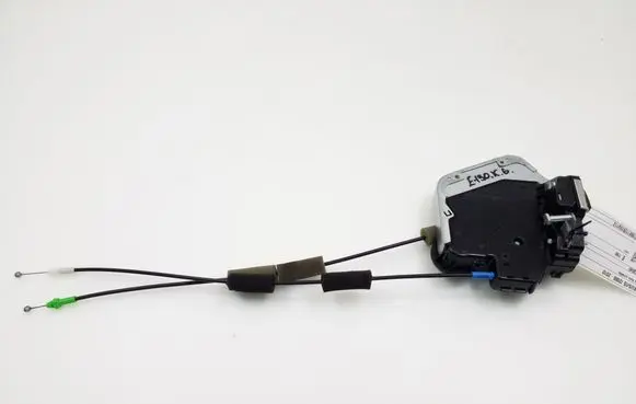 Lexus IS 220D-250-350 Rear door lock 6906053040