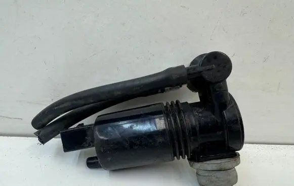 Volvo XC90 Windscreen/windshield washer pump 1037554001