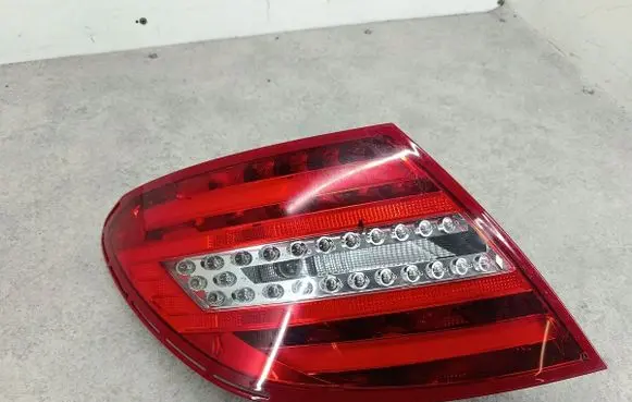 Mercedes-Benz C W204 Rear/tail lights 2049060403